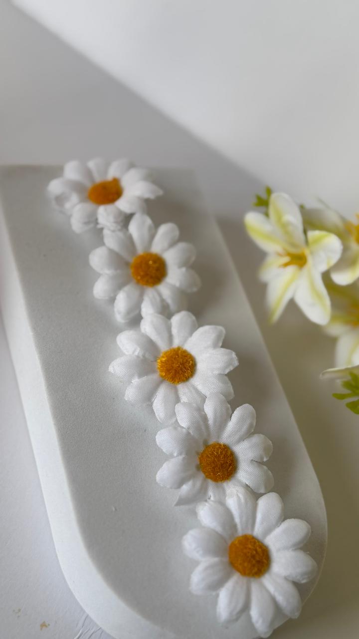 Girls White Daisy Hair Accessories Set