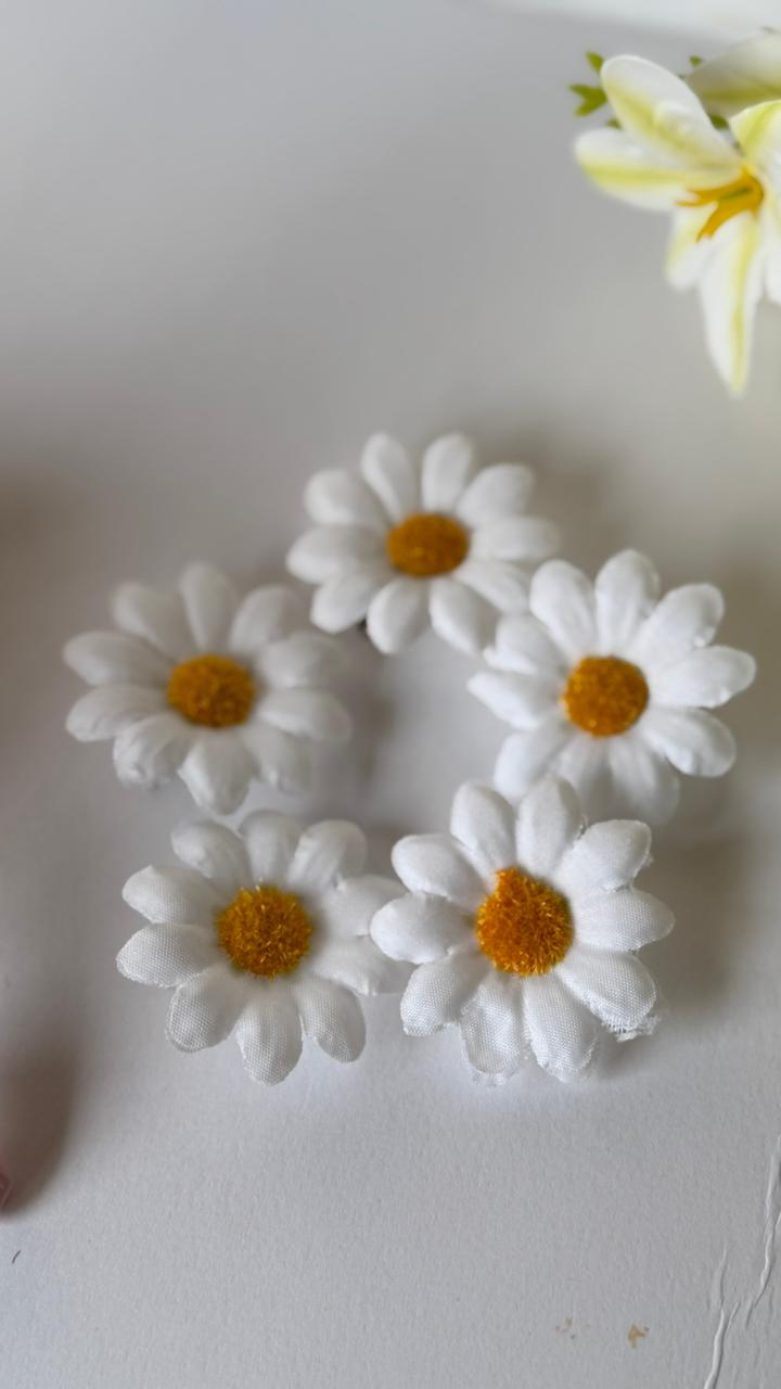 Girls White Daisy Hair Accessories Set